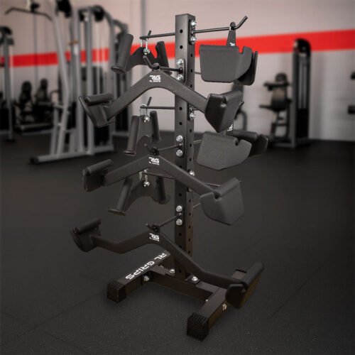 rack de agarres en sala de gimnasio